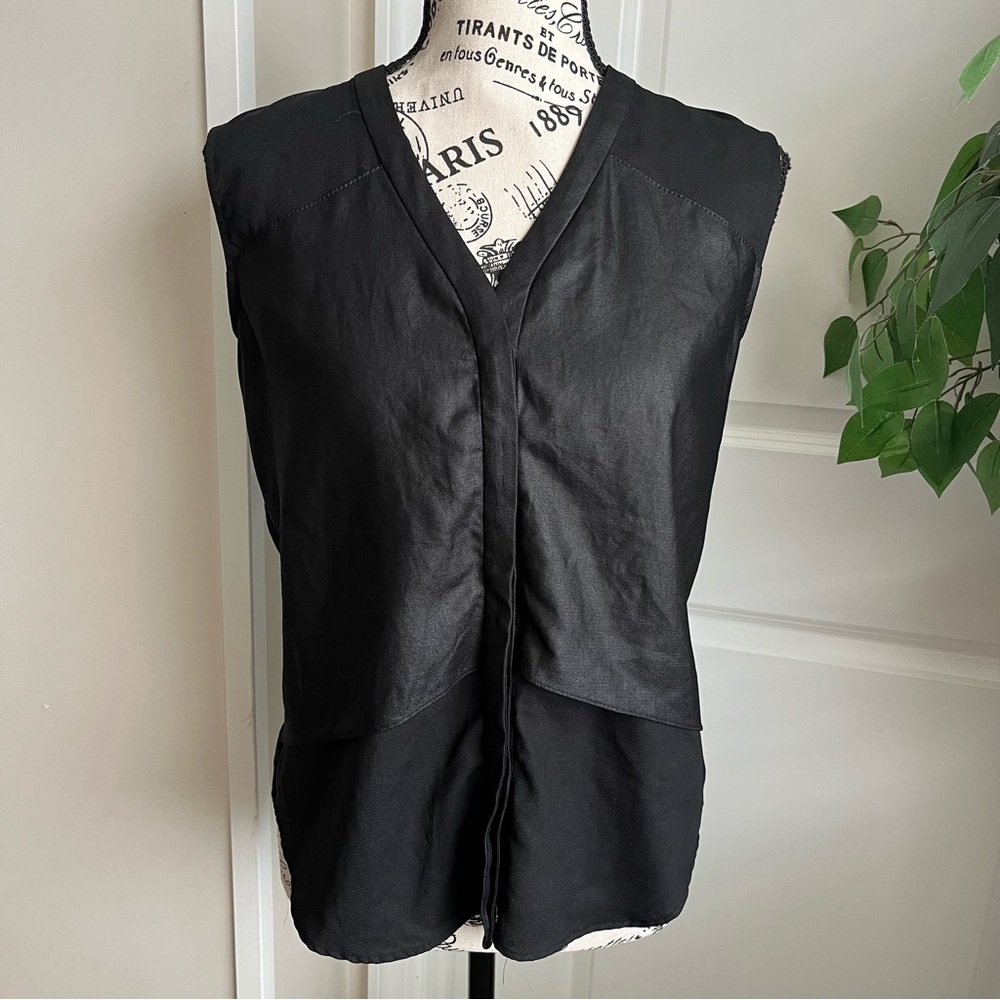 Trouvé Sleeveless Boxy V-Neck Button Down Top Black Sz XS